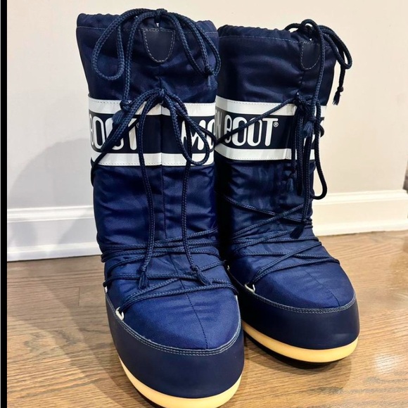 Moon Boot Blue Ankle Boots with Cushioned Construction and Lacing System - Picture 2 of 8